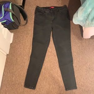 Black Jennifer Lopez Sculpt Skinny Jean. Size 8